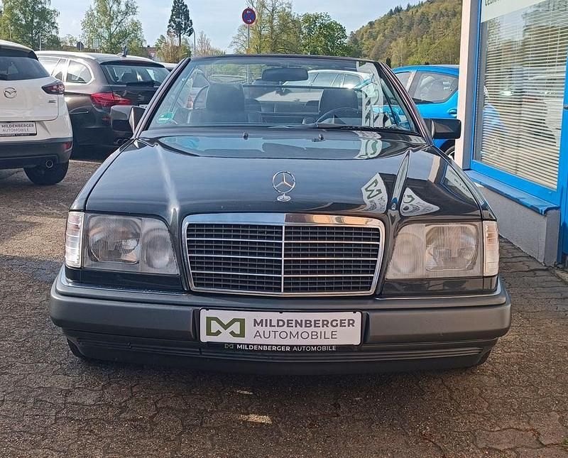 Grau Gebraucht 1994 Mercedes E320 Sportline Cabrio | 21.990 € - Bild 1/4