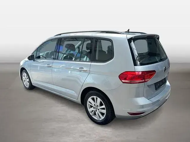 Gebraucht VW Touran Comfortline 150 PS (110 kW) 2025 Silber Van / Kleinbus