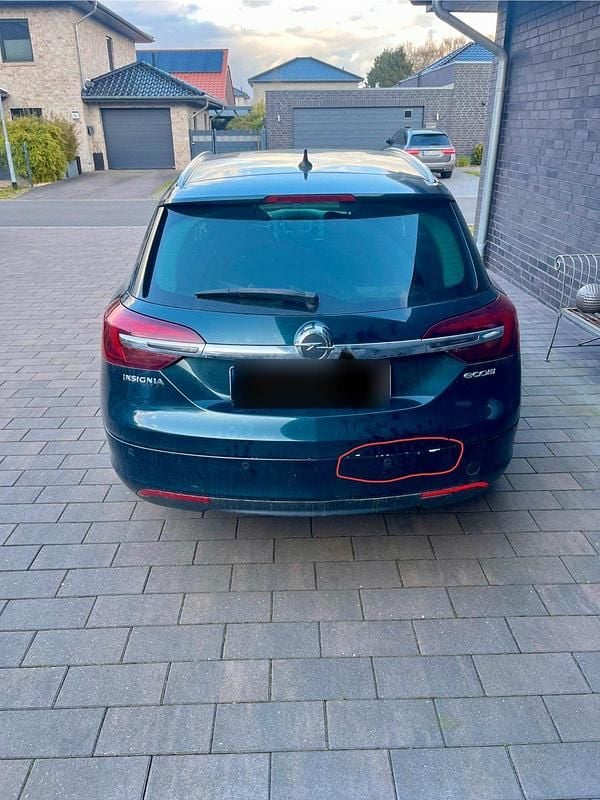 Gebraucht Opel Insignia 140 PS (102 kW) 2015 Grün Kombi