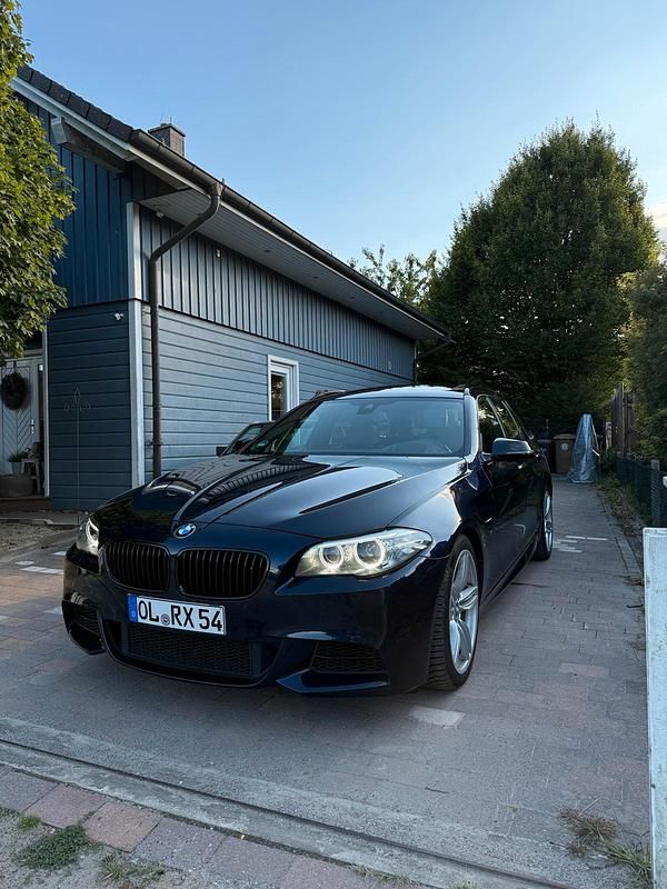 Blau Gebraucht 2013 BMW M550 M Performance Limousine | 24.300 € (Teuer) - Bild 1/4