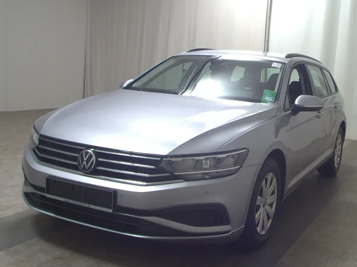 Second-hand VW Passat 150 CP (110 kW) 2023 Argintiu Break
