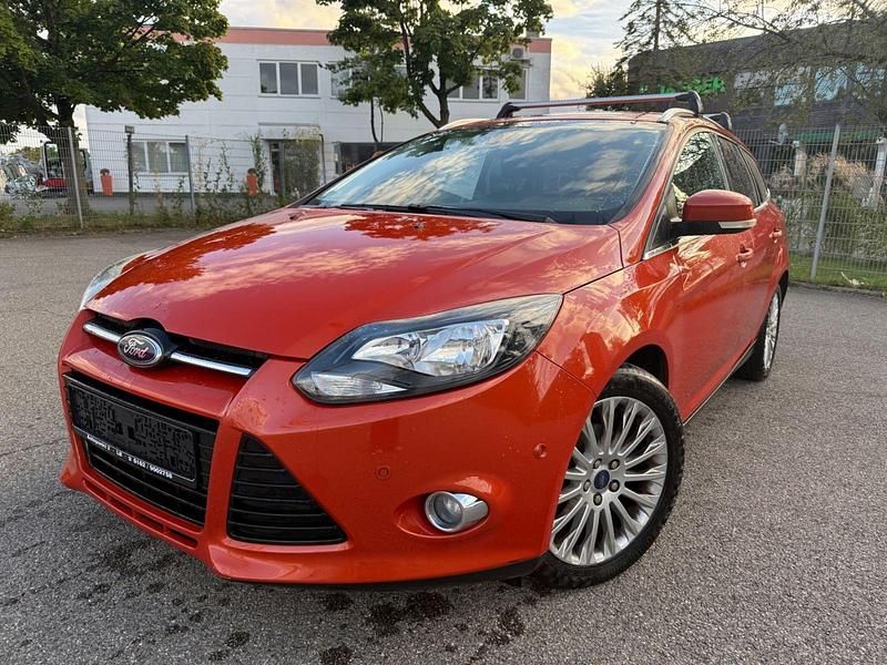 Rot Gebraucht 2012 Ford Focus Kombi | 3.990 € (Superpreis) - Bild 1/4