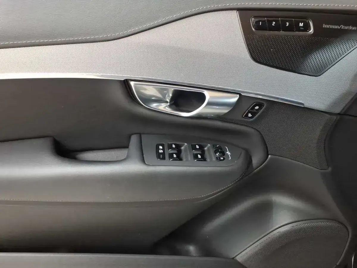Gebraucht Volvo XC90 Ultimate 310 PS (228 kW) 2023 Denim blaumetallic SUV