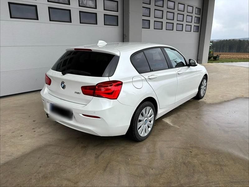 Gebraucht BMW 118 136 PS (100 kW) 2018 Weiß Kleinwagen