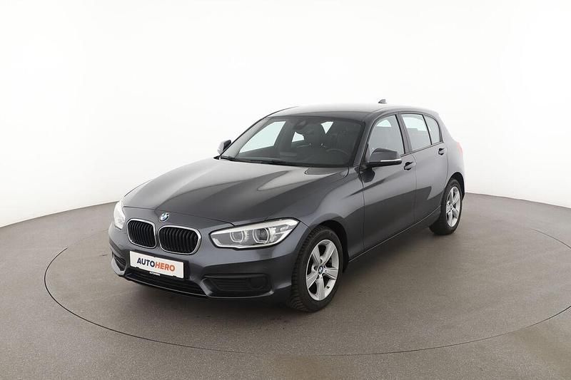 Grau Gebraucht 2017 BMW 118 Kleinwagen | 14.860 € (Fairer Preis) - Bild 1/3