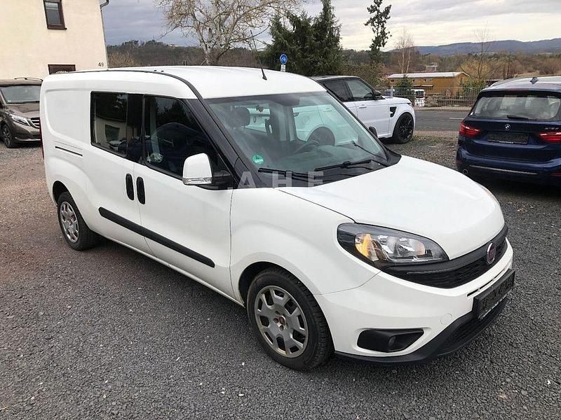 Gebraucht Fiat Doblò 105 PS (77 kW) 2019 Weiß Van / Kleinbus
