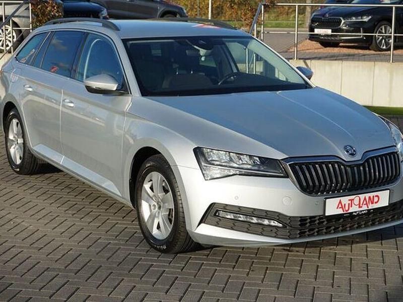 Gebraucht Skoda Superb 150 PS (110 kW) 2022 Silber Kombi