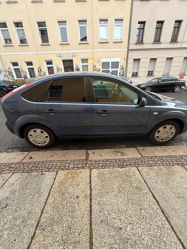 Gebraucht Ford Focus 101 PS (74 kW) 2006 Blau Limousine