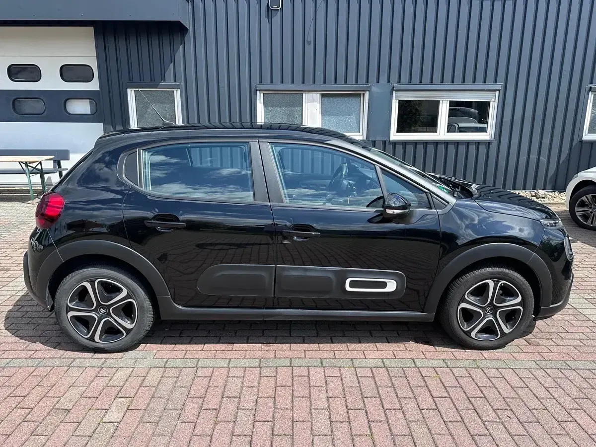 Używany Citroën C3 82 KM (60 kW) 2021 Czarny Hatchback