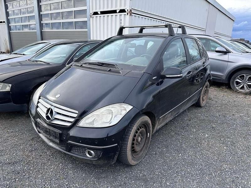 Gebraucht Mercedes A200 Avantgarde 136 PS (100 kW) 2009 Kosmosschwarz  metalliclack Kleinwagen