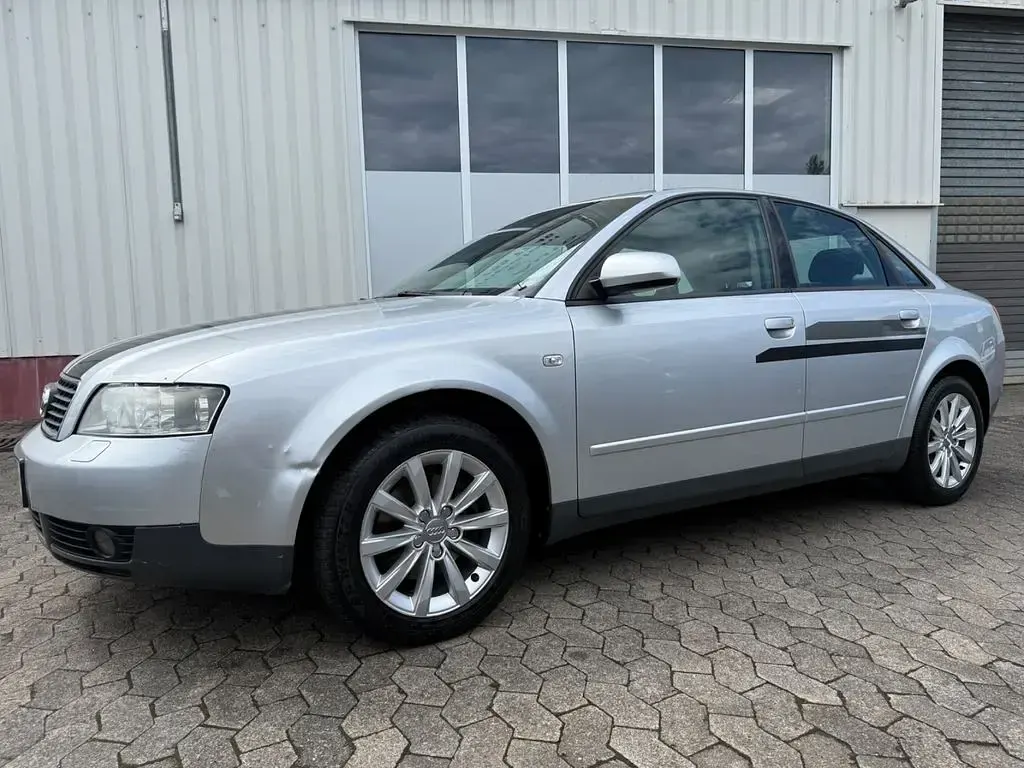 Gebraucht Audi A4 131 PS (96 kW) 2001 Silber Limousine
