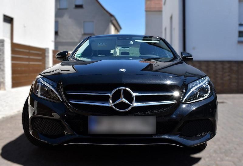 Second-hand Mercedes C180 156 CP (114 kW) 2017 Negru Berlinǎ