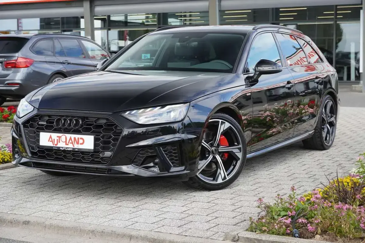 Gebraucht Audi A4 Competition 204 PS (150 kW) 2025 Schwarz Limousine
