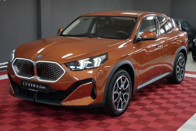 Orange Neu 2025 BMW iX2 Performance SUV | 49.990 € (Superpreis) - Bild 1/4