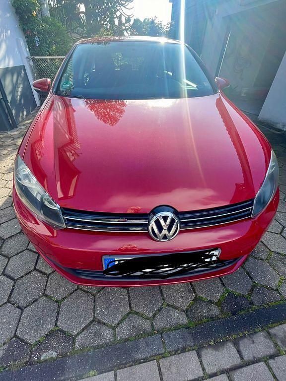 Gebraucht VW Golf VI Style 122 PS (89 kW) 2011 Rot Kleinwagen
