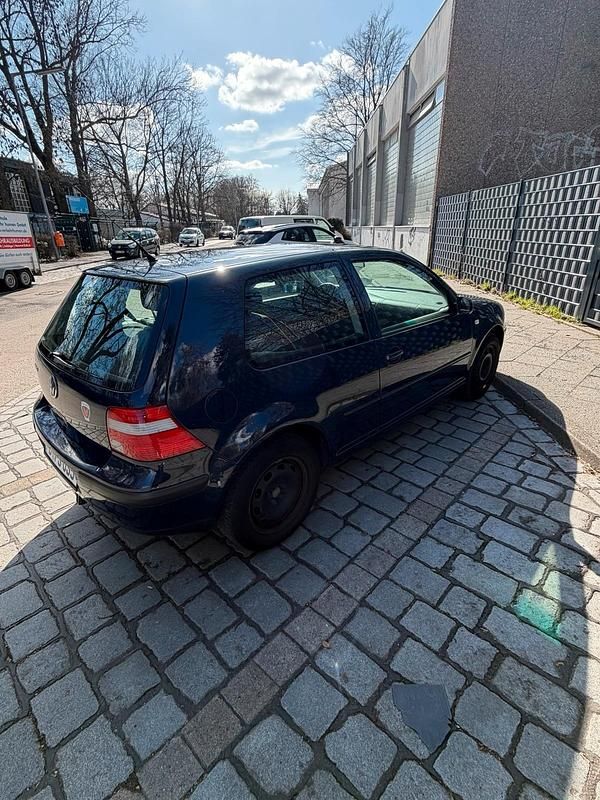 Gebraucht VW Golf IV 80 PS (58 kW) 2003 Blau Kleinwagen