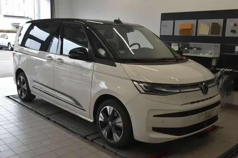Gebraucht VW Multivan Edition 204 PS (150 kW) 2022 Weiß Van / Kleinbus