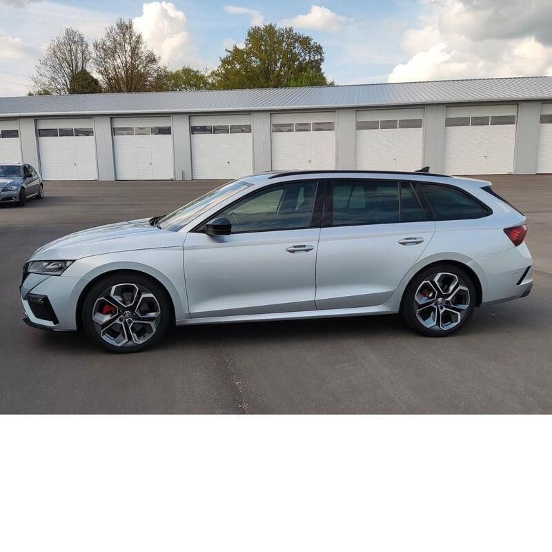 Silber Gebraucht 2023 Skoda Octavia RS Kombi | 33.450 € (Guter Preis) - Bild 1/4