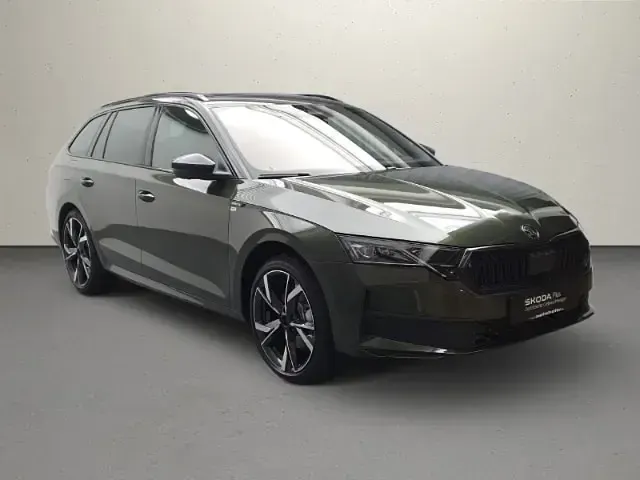 Gebraucht Skoda Octavia 204 PS (150 kW) 2026 Khakigrün metallic Kombi