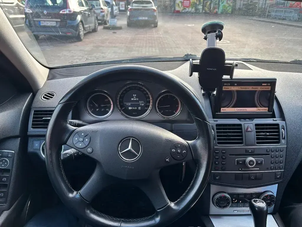 Second-hand Mercedes C220 Avantgarde 170 CP (125 kW) 2010 Negru Berlinǎ