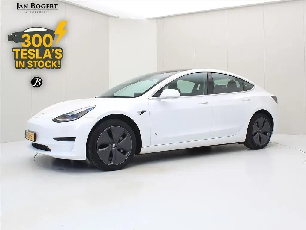 Second-hand Tesla Model 3 Standard Range 225 kW (306 CP) 2020 Alb Berlinǎ