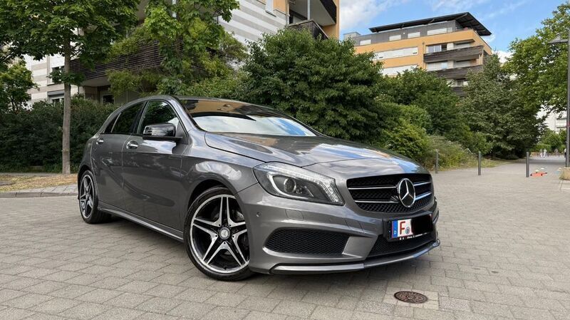Grau Gebraucht 2012 Mercedes A200 Sport Limousine | 8.990 € (Etwas zu teuer) - Bild 1/4