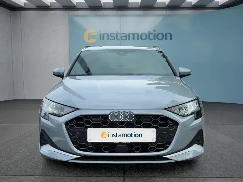 Gebraucht Audi A3 Sportback 116 PS (85 kW) 2024 Grau Kleinwagen
