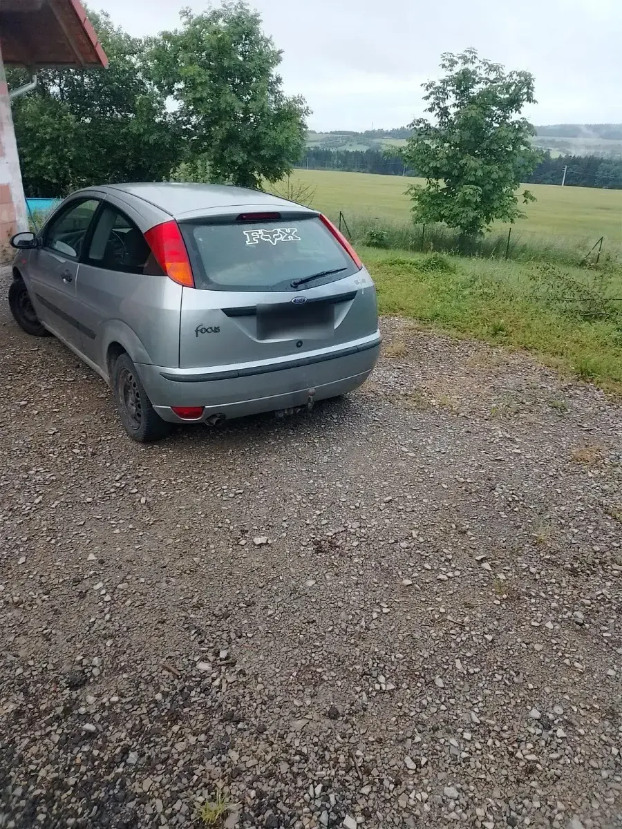 Gebraucht Ford Focus 101 PS (74 kW) 2003 Silber Kleinwagen