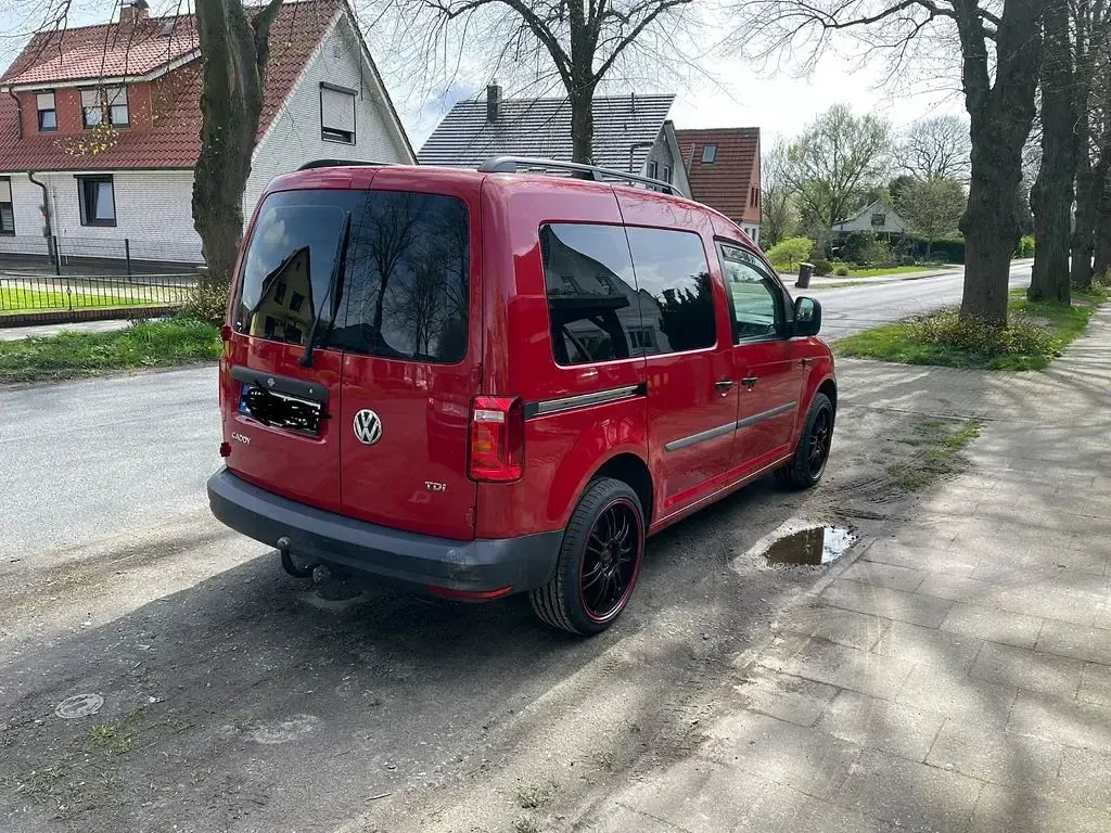 Gebraucht VW Caddy 75 PS (55 kW) 2017 Rot Van / Kleinbus