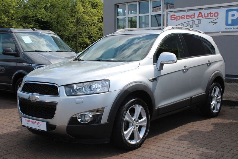 Silber Gebraucht 2011 Chevrolet Captiva SUV | 7.490 € (Fairer Preis) - Bild 1/4