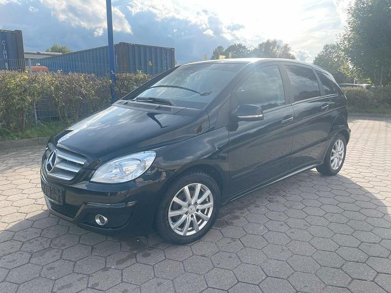 Gebraucht Mercedes B180 109 PS (80 kW) 2010 Schwarz Van / Kleinbus