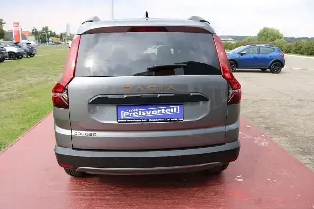 Gebraucht Dacia Jogger Extreme 110 PS (80 kW) 2024 Grau Van / Kleinbus