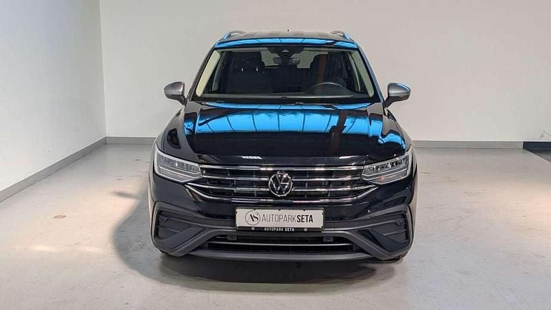 Gebraucht VW Tiguan Allspace Life 200 PS (147 kW) 2022 Deep black SUV