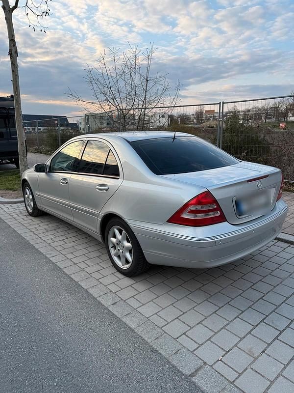 Gebraucht Mercedes C240 Elegance 170 PS (125 kW) 2002 Silber Limousine