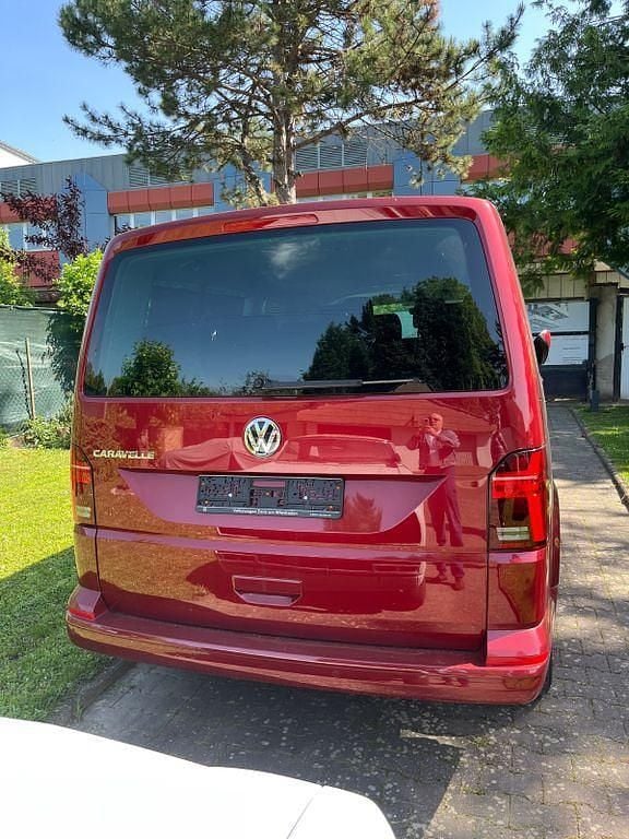 Gebraucht VW Caravelle 150 PS (110 kW) 2024 Rot Van / Kleinbus