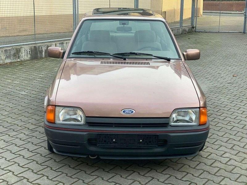 Gebraucht Ford Escort 73 PS (53 kW) 1989 Braun metallic Limousine