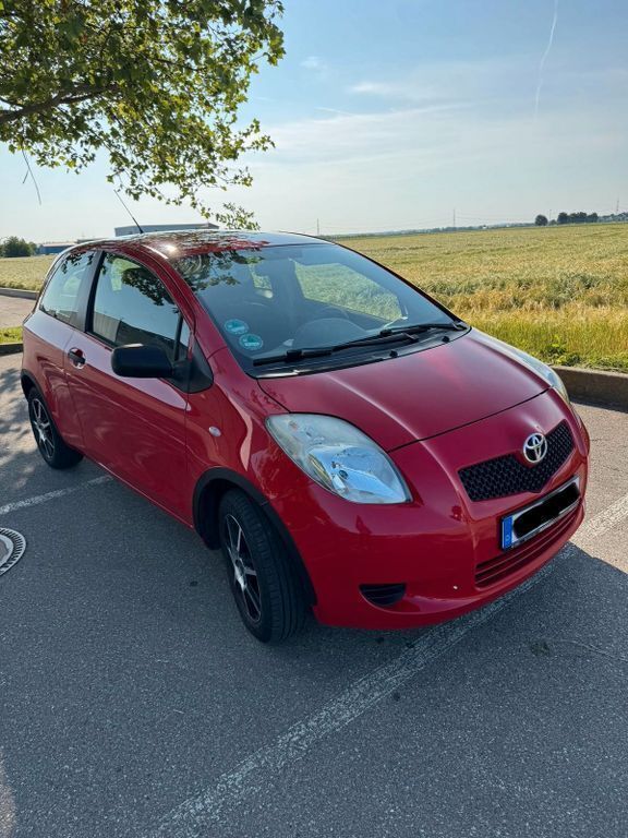 Rot Gebraucht 2007 Toyota Yaris Limousine | 3.200 € - Bild 1/4