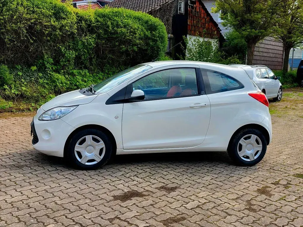 Gebraucht Ford Ka Titanium 69 PS (50 kW) 2010 Weiß Kleinwagen