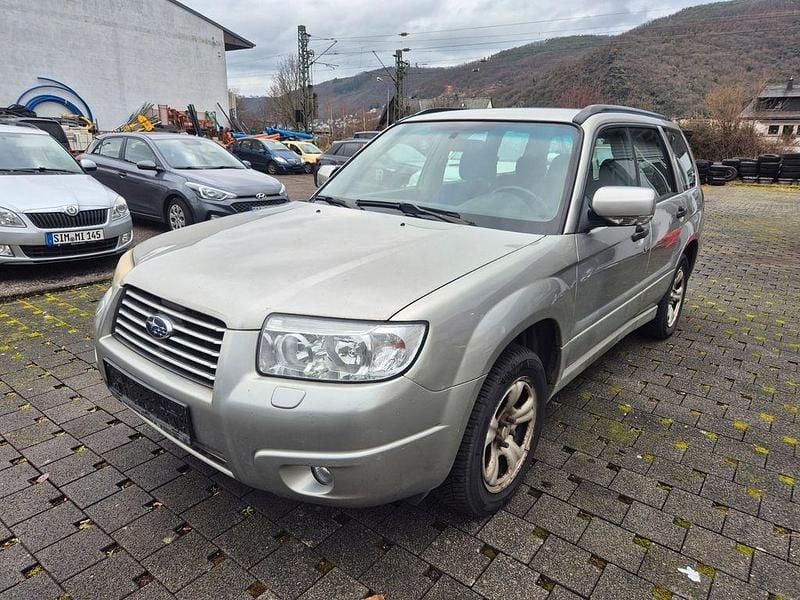 Grau Gebraucht 2006 Subaru Forester Active SUV | 1.790 € (Superpreis) - Bild 1/4
