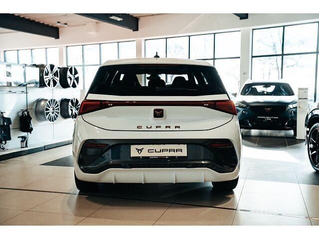 Gebraucht Cupra Born Basis 150 kW (204 PS) 2024 Weiß Kleinwagen
