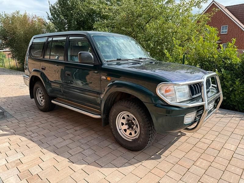 Grün Gebraucht 2002 Toyota Land Cruiser SUV | 13.800 € (Etwas zu teuer) - Bild 1/4
