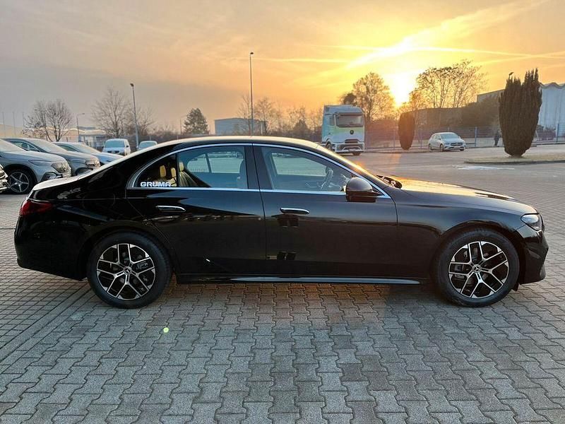 Gebraucht Mercedes E200 Avantgarde 204 PS (150 kW) 2026 Unilack schwarz Limousine