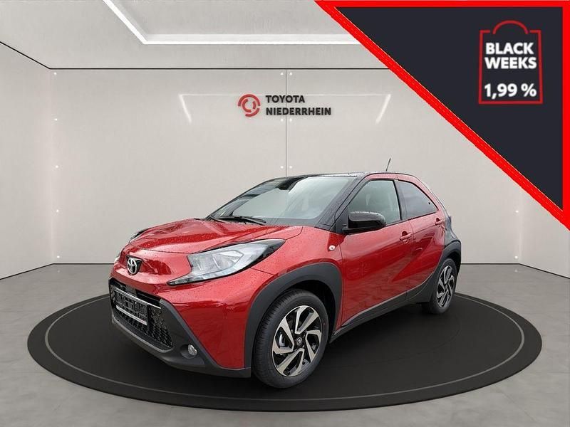 Rot Gebraucht 2024 Toyota Aygo Team Kleinwagen | 17.222 € - Bild 1/4
