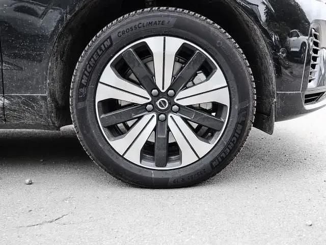 Gebraucht Volvo XC60 Plus 455 PS (334 kW) 2023 Onyx black metallic SUV