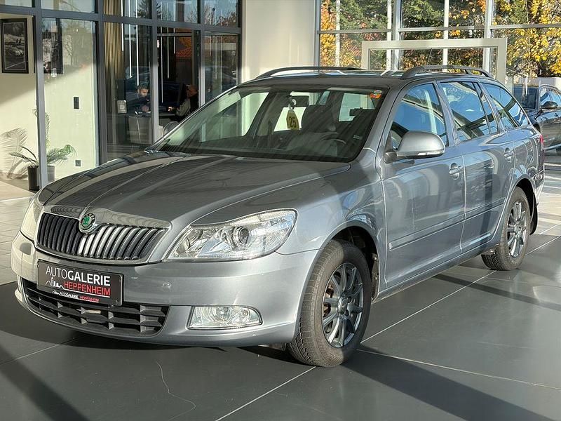Grau Gebraucht 2013 Skoda Octavia Ambition Kombi | 8.500 € (Guter Preis) - Bild 1/4