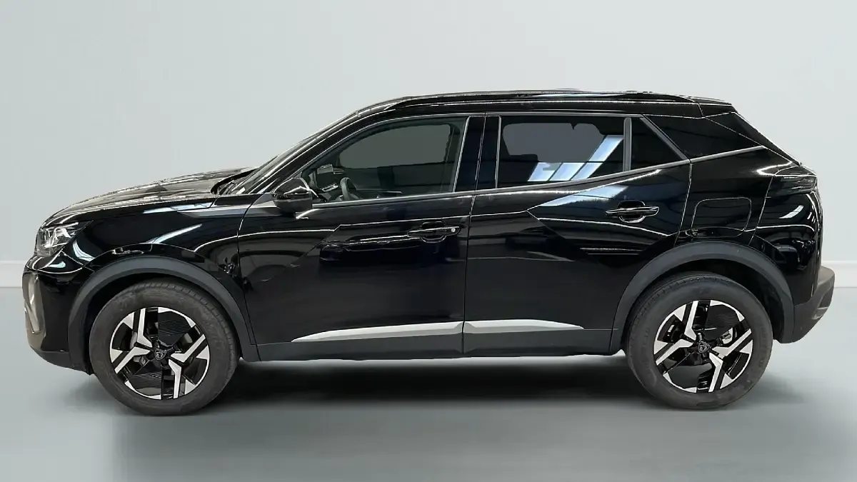 Gebraucht Peugeot 2008 Allure 102 PS (75 kW) 2025 Schwarz (noir perla nera) SUV