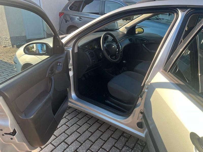 Gebraucht Ford Focus 101 PS (74 kW) 2003 Silber Limousine