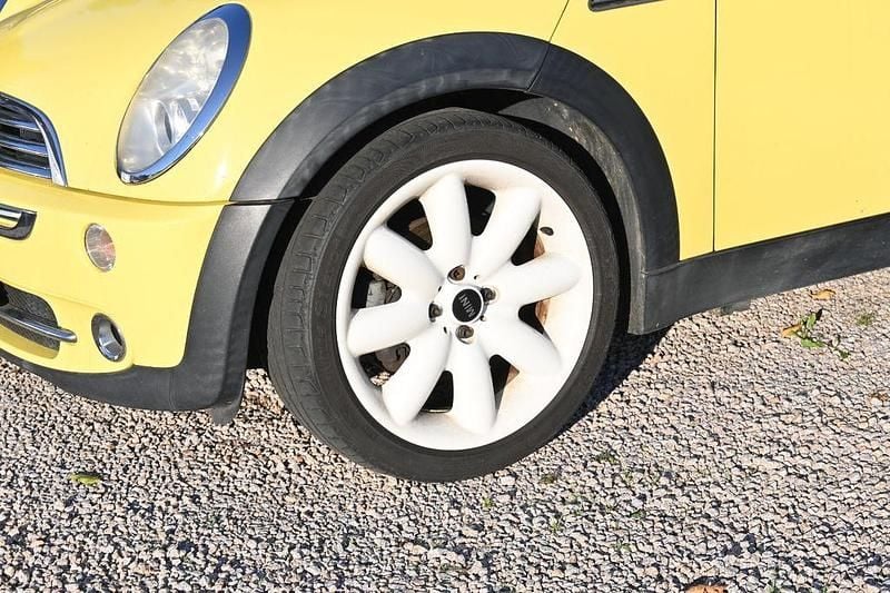 Second-hand Mini Cooper 116 CP (85 kW) 2006 Galben Hatchback