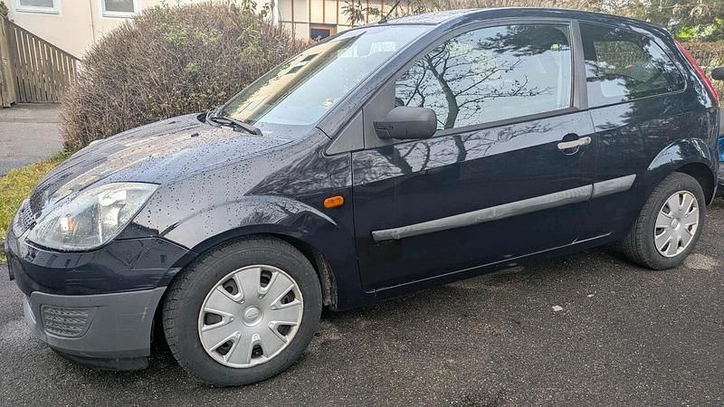 Blau Gebraucht 2005 Ford Fiesta Kleinwagen | 600 € (Superpreis) - Bild 1/4