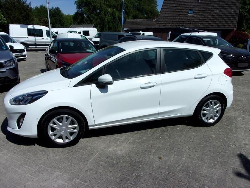 Gebraucht Ford Fiesta Cool & Connect 101 PS (74 kW) 2018 Weiß Kleinwagen